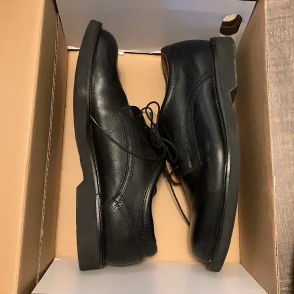 Genuine Leather Men’s Dress shoe Black Cabelas Sz 11 - Picture 6 of 8